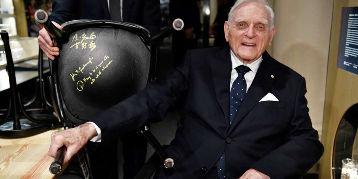 Remembering John B. Goodenough - The Visionary Behind the Lithium-Ion Battery Passes Away at 100 - Tech News India - Tech Updates - Before You Take