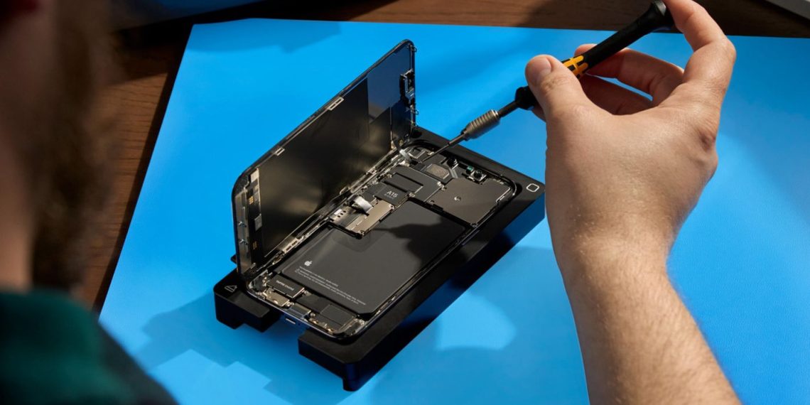 EU Mandates Replaceable Batteries for Smartphones by 2027 - How Apple and the Industry Are Responding - Tech News India - Tech Updates - Before You Take