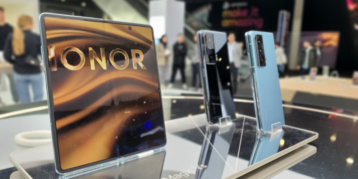 Honor Teases Flip Phone Launch in 2024 to Compete with Samsung and Motorola - Latest Tech News India - Tech Updates - Smartphone Launch - Before You Take