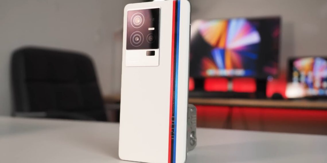 iQOO 12 Series Leak - 2K AMOLED Display, 200W Charging, and Snapdragon 8 Gen 3 Details - Tech News India - Updates - Smartphone Launch - Before You Take