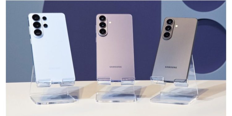 India Smartphone Manufacturing Sees 8% Growth in 2025, Export Boom Drives Industry Expansion Latest Tech News - Before You Take